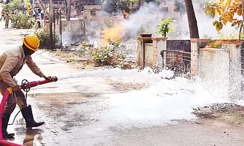 உப்பள்ளியில் கியாஸ் குழாயில் பயங்கர தீ