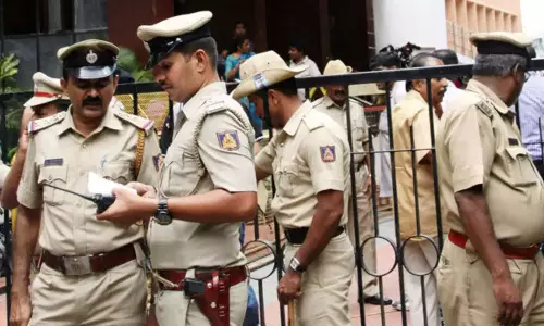 4 பேருக்கு கத்திக்குத்து: பெங்களூருவில் சீரியல் கில்லர்களா? காவல் துறை மறுப்பு