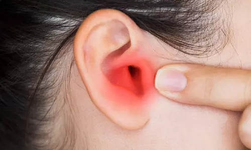 காதுகளில் எறும்போ, பூச்சியோ புகுந்து விட்டால் என்ன செய்யலாம்?