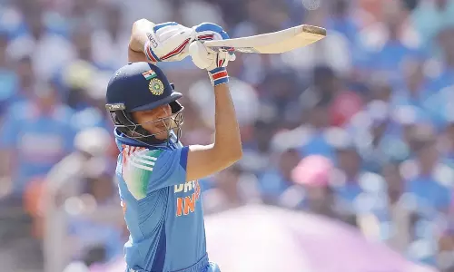 50வது ஒருநாள் போட்டியில் சதமடித்த முதல் இந்தியர்:  சுப்மன் கில் சாதனை