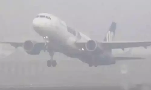 சென்னையில் கடும் பனிமூட்டம்- விமான சேவை பாதிப்பு