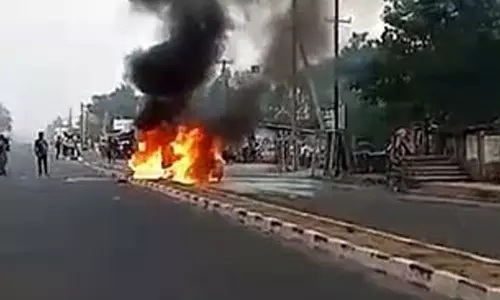 அரியலூர்: கார் தீப்பிடித்து எரிந்ததில் ஒருவர் பலி- போலீசார் விசாரணை