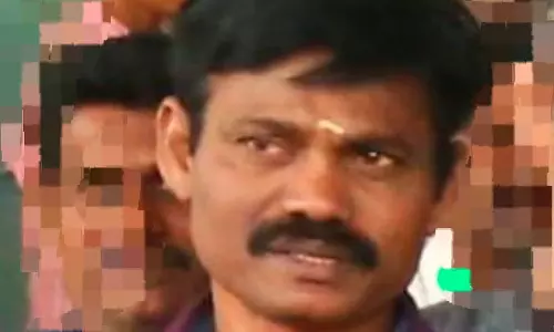 திருப்பூரில் மாணவர்களிடம் அநாகரீகமாக நடந்த அரசு பள்ளி ஆசிரியா் சஸ்பெண்டு