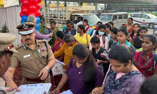 காவல் உதவி செயலியை பெண்கள் பயன்படுத்த வேண்டும்- போலீஸ் கமிஷனர் வேண்டுகோள்