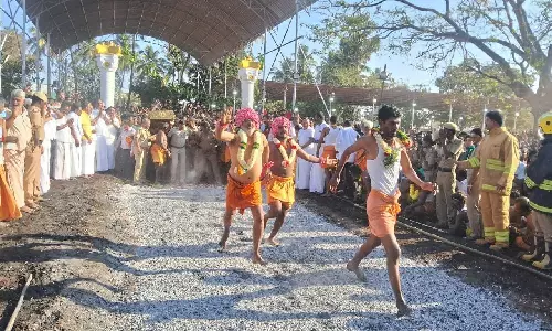 ஆனைமலை மாசாணியம்மன் கோவில் குண்டம் திருவிழா: ஆயிரக்கணக்கான பக்தர்கள் குண்டம் இறங்கினர்