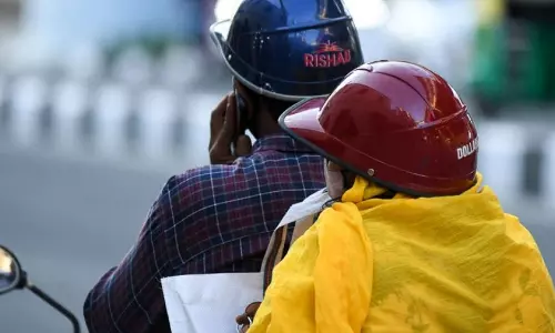 புதுச்சேரியில் கட்டாய ஹெல்மெட்- ஒரே மாதத்தில் 10,600 பேருக்கு அபராதம்: ரூ.14 லட்சம் வசூல்