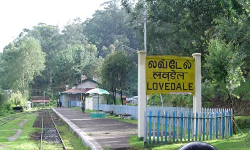 காதலர் தினம் கொண்டாட்டத்துக்கு ஏற்ற ஊட்டி லவ்டேல் ரெயில் நிலையம்
