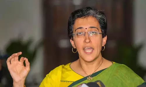 இலாகாக்களை பெறுவதில் பாஜக தலைவர்களிடையே சண்டை: அதிஷி குற்றச்சாட்டு