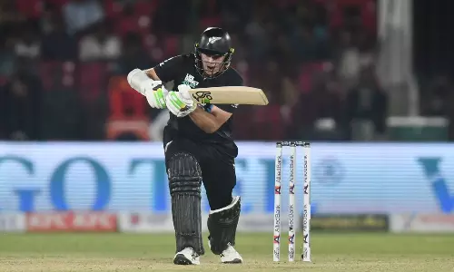 முத்தரப்பு தொடர்: பாகிஸ்தானை வீழ்த்தி கோப்பையை வென்றது நியூசிலாந்து