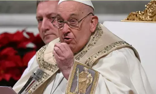 போப் பிரான்சிஸ் மருத்துவமனையில் அனுமதி