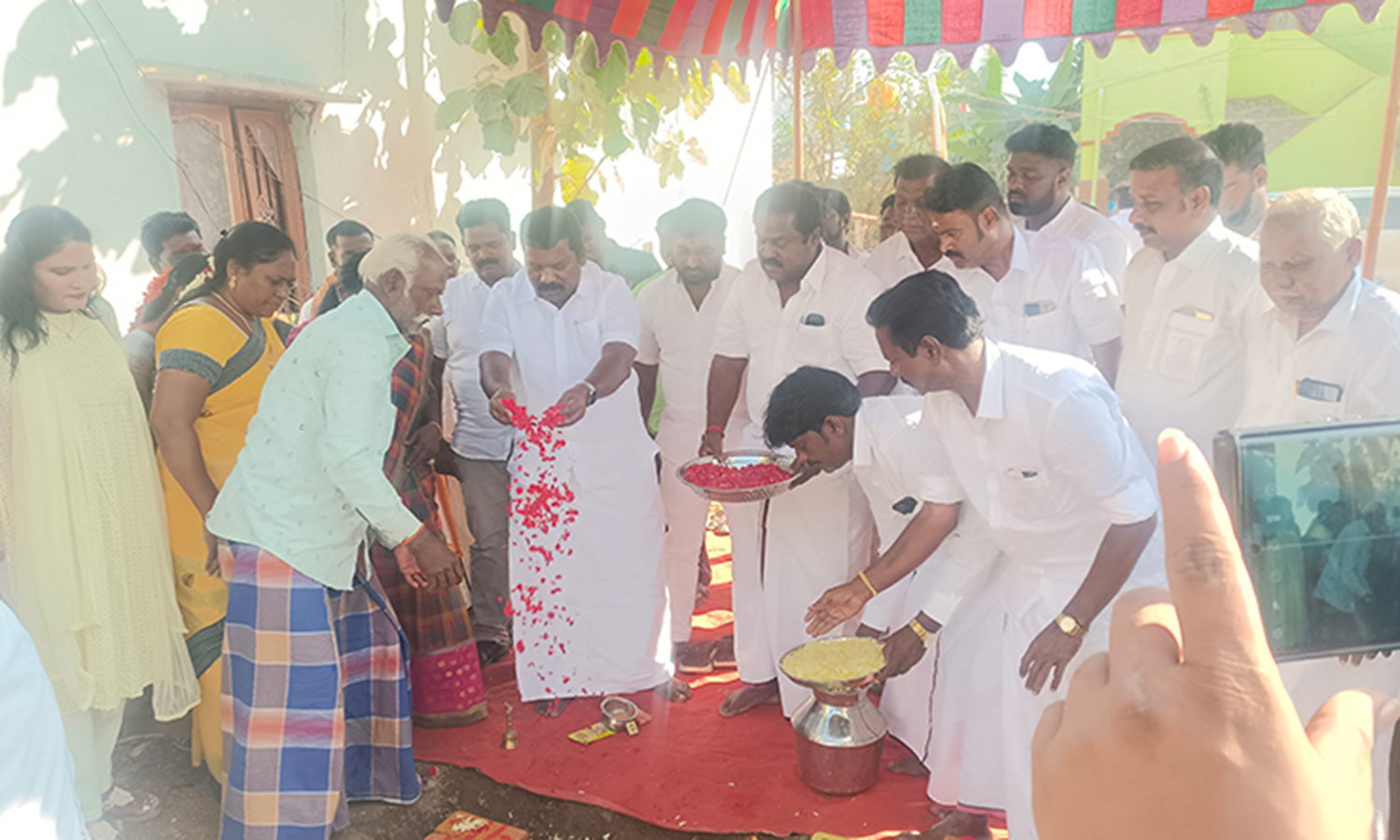 படப்பை பகுதியில் வளர்ச்சி திட்ட பணிகளுக்கு அடிக்கல் நாட்டு விழா