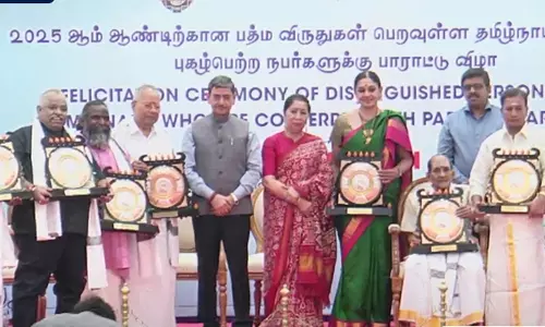 பத்ம விருது வென்றவர்களுக்கு ராஜ்பவனில் பாராட்டு விழா