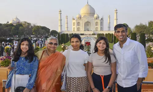 தாஜ்மகாலை குடும்பத்துடன் பார்வையிட்ட ரிஷி சுனக்: விருந்தோம்பலுக்கு நன்றி