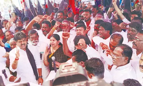 மத்திய அரசு எதையும் கண்டுகொள்ளவில்லை... கனிமொழி சாடல்