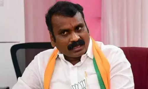 தி.மு.க.வின் அரசியலுக்காக மாணவர்களை பலியாக்கக் கூடாது- எல்.முருகன்