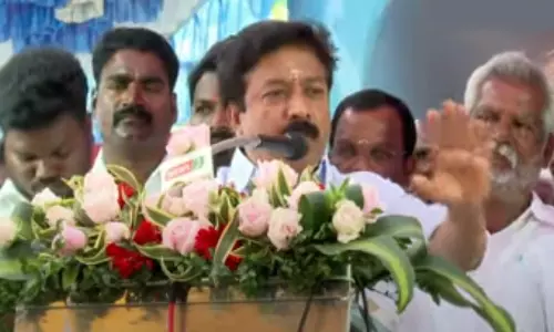 மானம் உள்ள யாரும் பிறரை அப்பா என்று அழைக்க மாட்டார்கள் - சி.வி.சண்முகம்