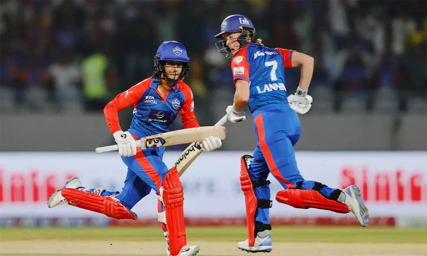மகளிர் பிரீமியர் லீக்: டெல்லியை வீழ்த்தியது பெங்களூரு மகளிர் பிரீமியர் லீக்: டெல்லியை வீழ்த்தியது பெங்களூரு