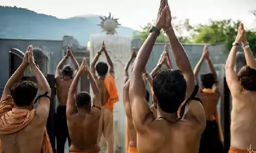 சிவனின் அருளைப் பெற உதவும் சிவ நமஸ்காரம் எனும் யோகப் பயிற்சி!