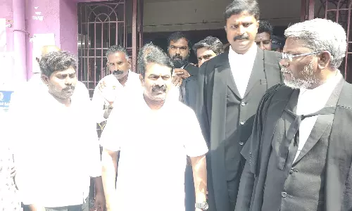 மருத்துவக் கல்லூரி உரிமையை மாநில அரசுக்கு கொடுக்க வேண்டும்- சீமான்