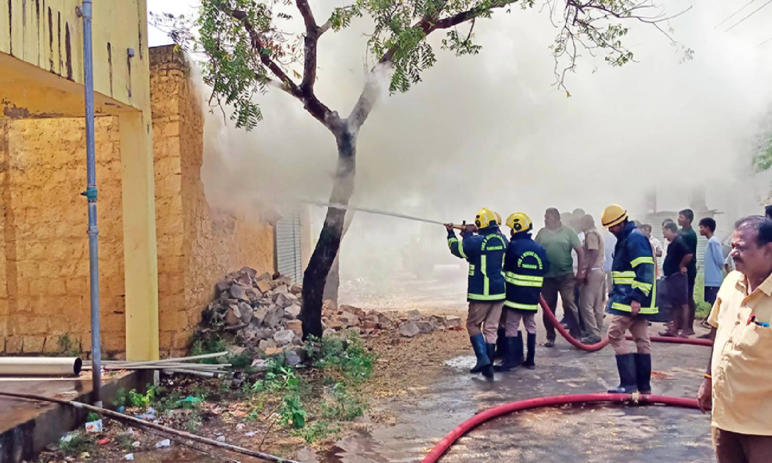 சங்கரன்கோவிலில் தீவிபத்து: தீப்பெட்டி தொழிற்சாலைக்கு `சீல்- தாசில்தார் நடவடிக்கை