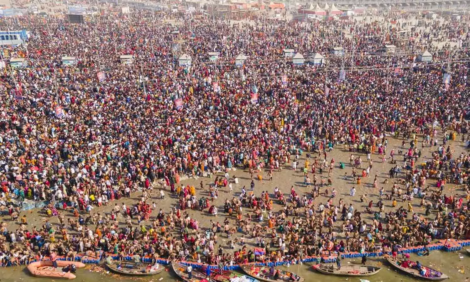 கும்பமேளாவில் புனித நீராடிய பக்தர்கள் எண்ணிக்கை 55 கோடியைத் தாண்டியது