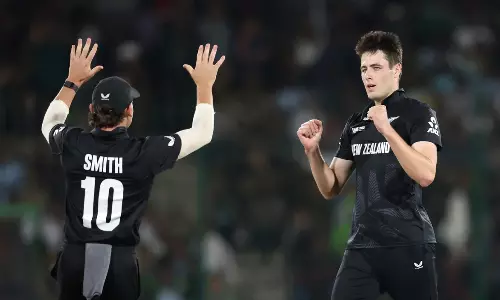 சாம்பியன்ஸ் டிராபி: 60 ரன்கள் வித்தியாசத்தில் பாகிஸ்தானை வீழ்த்தியது நியூசிலாந்து