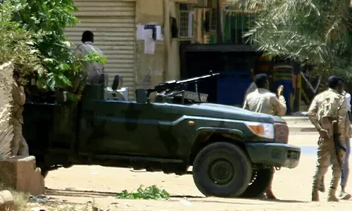 சூடானில் உள்நாட்டு போர் தீவிரம்: ராணுவ தாக்குதலில் 200 பேர் படுகொலை