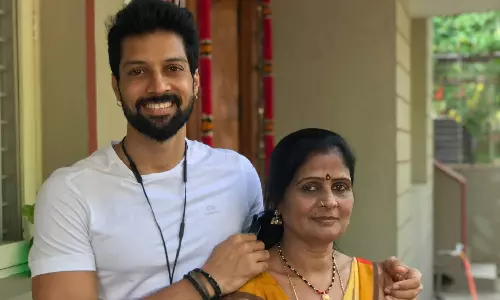 சார்பட்டா பரம்பரை படத்தில் நடித்த நடிகர் சந்தோஷ் பிரதாப்பின் தாயார் மரணம்