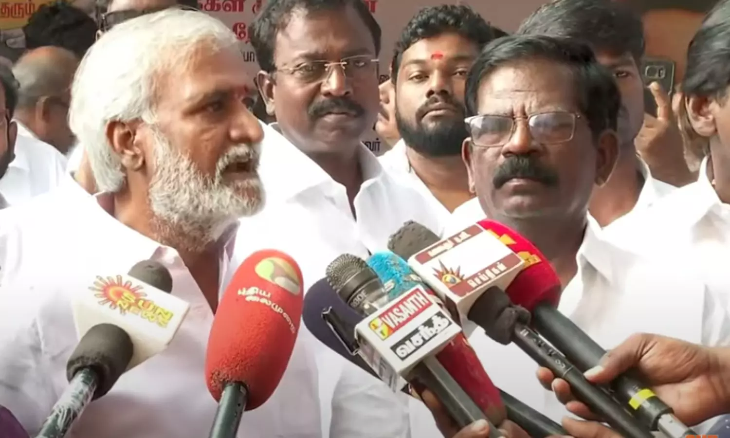 அடிமட்ட தொண்டனை வைத்து அண்ணாமலையை தோற்கடித்துக் காட்டுவோம்- சேகர்பாபு அடிமட்ட தொண்டனை வைத்து அண்ணாமலையை தோற்கடித்துக் காட்டுவோம்- சேகர்பாபு