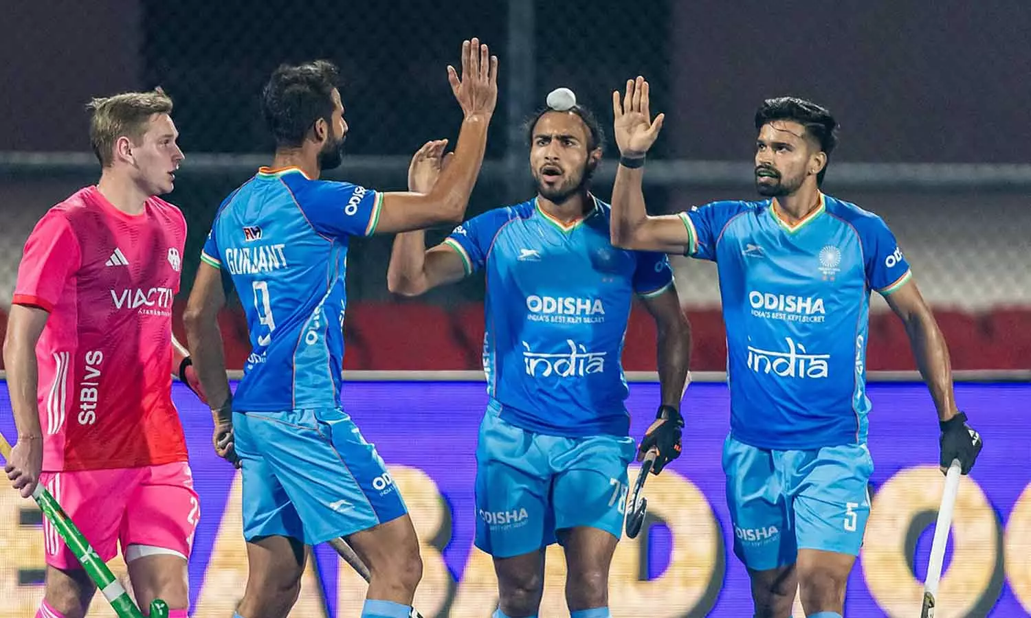 புரோ ஹாக்கி லீக்: ஜெர்மனியை வீழ்த்தி பழிதீர்த்தது இந்தியா புரோ ஹாக்கி லீக்: ஜெர்மனியை வீழ்த்தி பழிதீர்த்தது இந்தியா