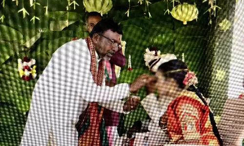 மகளின் திருமணத்தில் மாரடைப்பால் சரிந்த தந்தை.. பரிதாப பலி