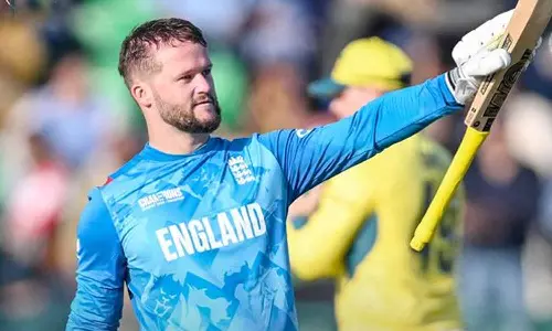 சாம்பியன்ஸ் டிராபி: டக்கெட் சதத்தால் ஆஸ்திரேலியாவுக்கு இமாலய இலக்கு நிர்ணயித்த இங்கிலாந்து