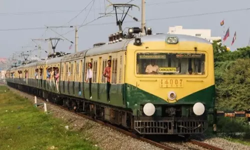 சென்னை சென்ட்ரல்- கும்மிடிப்பூண்டி இடையே புறநகர் ரெயில் சேவை ரத்து