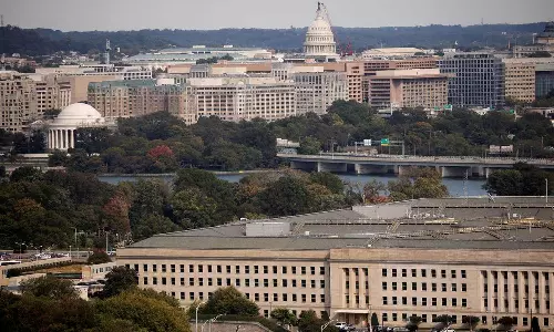 அமெரிக்காவில் பாதுகாப்பு துறையில் 5,400 பேர் பணிநீக்கம்