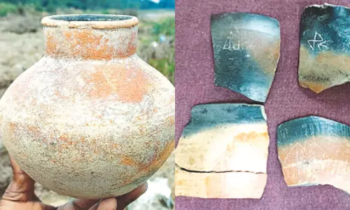 தென்பெண்ணையாற்றில் 2 ஆயிரம் ஆண்டு பழமையான சுடுமண் குடுவை, குறியீடு ஓடுகள் கண்டெடுப்பு