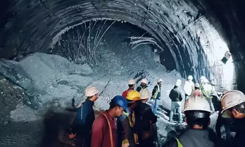 தெலுங்கானா சுரங்கப்பாதையில் சிக்கிய தொழிலாளர்களை மீட்க களமிறங்கிய ராணுவம்
