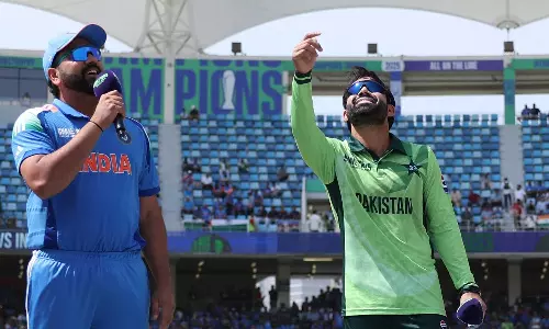 சாம்பியன்ஸ் டிராபி: இந்தியாவுக்கு எதிரான போட்டியில் பாகிஸ்தான் பேட்டிங் தேர்வு