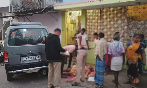 பிளஸ்-2 மாணவன் ஓட்டிய கார் மோதியதில் மூதாட்டி பலி