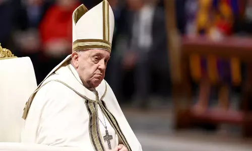 சிறுநீரக பாதிப்பால் அவதி.. போப் பிரான்சிஸ் உடல்நிலை தொடர்ந்து கவலைக்கிடம்