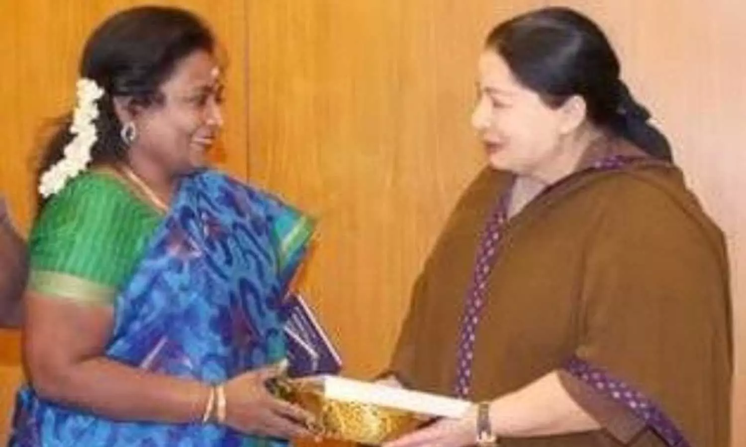 பெண்கள் விரும்பும் தலைவியாக திகழ்ந்தவர் ஜெயலலிதா - தமிழிசை பெண்கள் விரும்பும் தலைவியாக திகழ்ந்தவர் ஜெயலலிதா - தமிழிசை