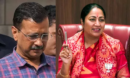 ஆம் ஆத்மி அரசின் மதுபான கொள்கையால் டெல்லி அரசுக்கு  ரூ.2000 கோடி இழப்பு - சி.ஏ.ஜி. அறிக்கை