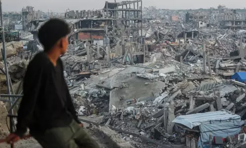 கொல்லப்படுவதே நன்றாக இருந்திருக்கும்.. இடிபாடுகளுக்கிடையே வாழ்க்கையை தேடும் காசா மக்களின் அவல நிலை!