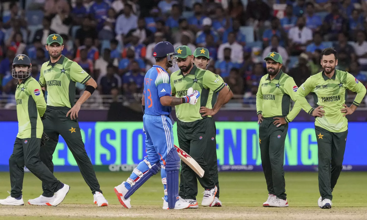 சாம்பியன்ஸ் டிராபி: இந்தியா - பாகிஸ்தான் போட்டியின் போது படைக்கப்பட்ட புது சாதனை சாம்பியன்ஸ் டிராபி: இந்தியா - பாகிஸ்தான் போட்டியின் போது படைக்கப்பட்ட புது சாதனை