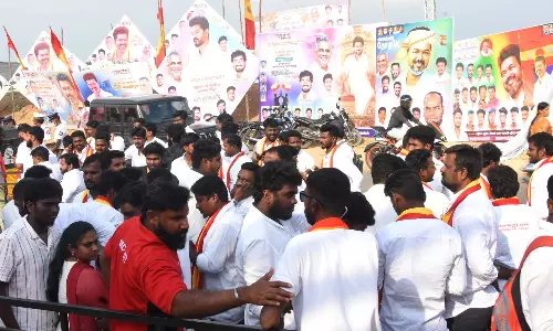 த.வெ.க. 2-ம் ஆண்டு தொடக்க விழா - செய்தியாளர் தாக்கப்பட்டதாக புகார் எழுந்ததால் பரபரப்பு