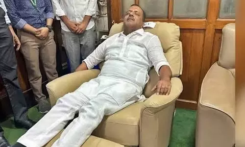 கர்நாடகா சட்டமன்றத்தில் MLA-க்கள் ஓய்வெடுக்க சோஃபாக்கள் வாடகைக்கு எடுக்க திட்டம்