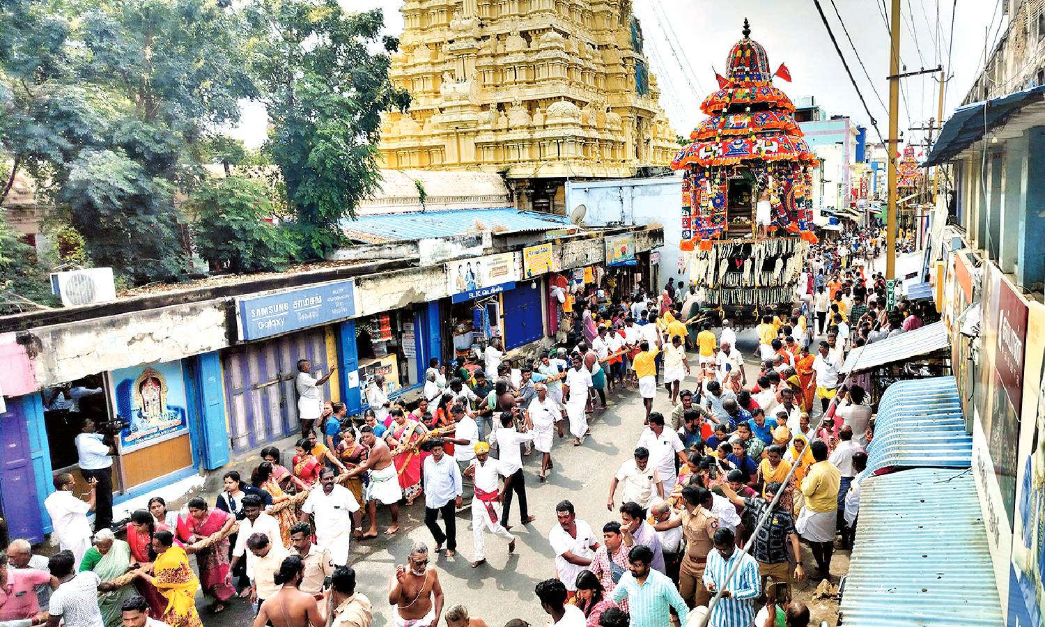 ராமேஸ்வரம் ராமநாத சுவாமி கோவிலில் மகாசிவராத்திரி தேரோட்டம்: திரளான பக்தர்கள் தரிசனம்