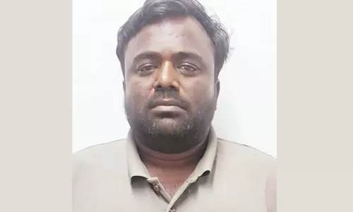 கலெக்டர் அலுவலகத்தில் வேலை கிடைத்துள்ளதாக கூறி வாலிபரிடம் ரூ.67 ஆயிரம் மோசடி செய்தவர் கைது