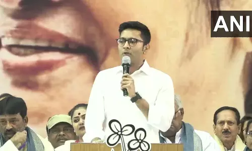 பா.ஜ.க.-வில் இணைகிறேனா?: ஒருபோதும் அக்கட்சிக்கு தலைவணங்க மாட்டேன்- அபிஷேக் பானர்ஜி