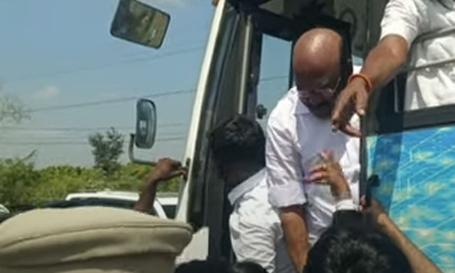 முன்னாள் அமைச்சர் ஜெயக்குமார் கைது