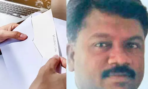 இந்தி திணிக்கப்படுவதை கண்டித்து அரசு பள்ளி இளநிலை உதவியாளர்  ராஜினாமா